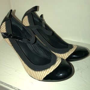 Rattan and black BCBG heel size 39/9.5-10